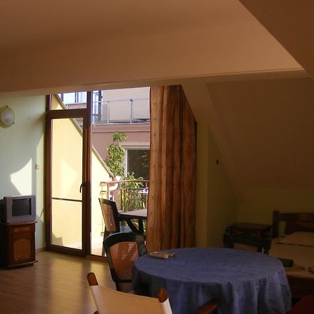 Guest House "Zora - Sarafovo" Burgas Bagian luar foto
