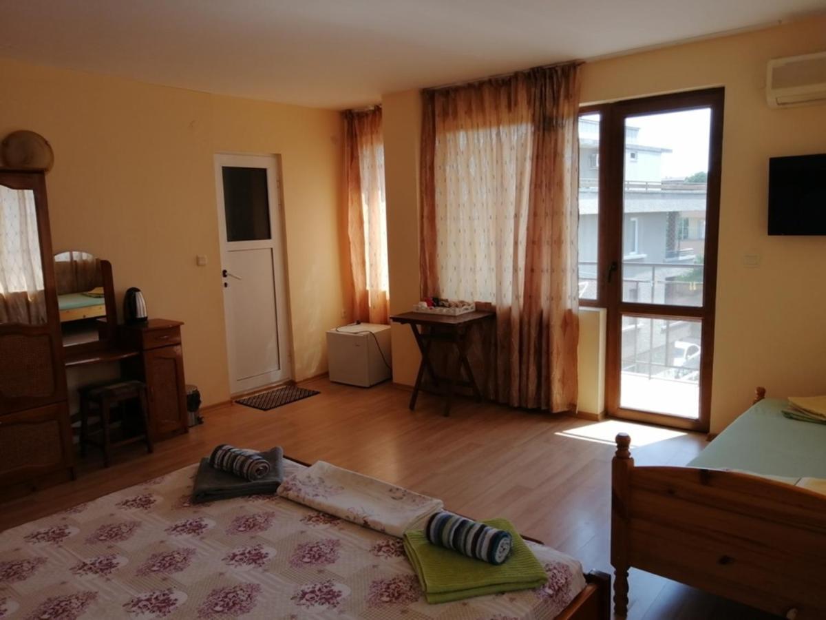 Guest House "Zora - Sarafovo" Burgas Bagian luar foto
