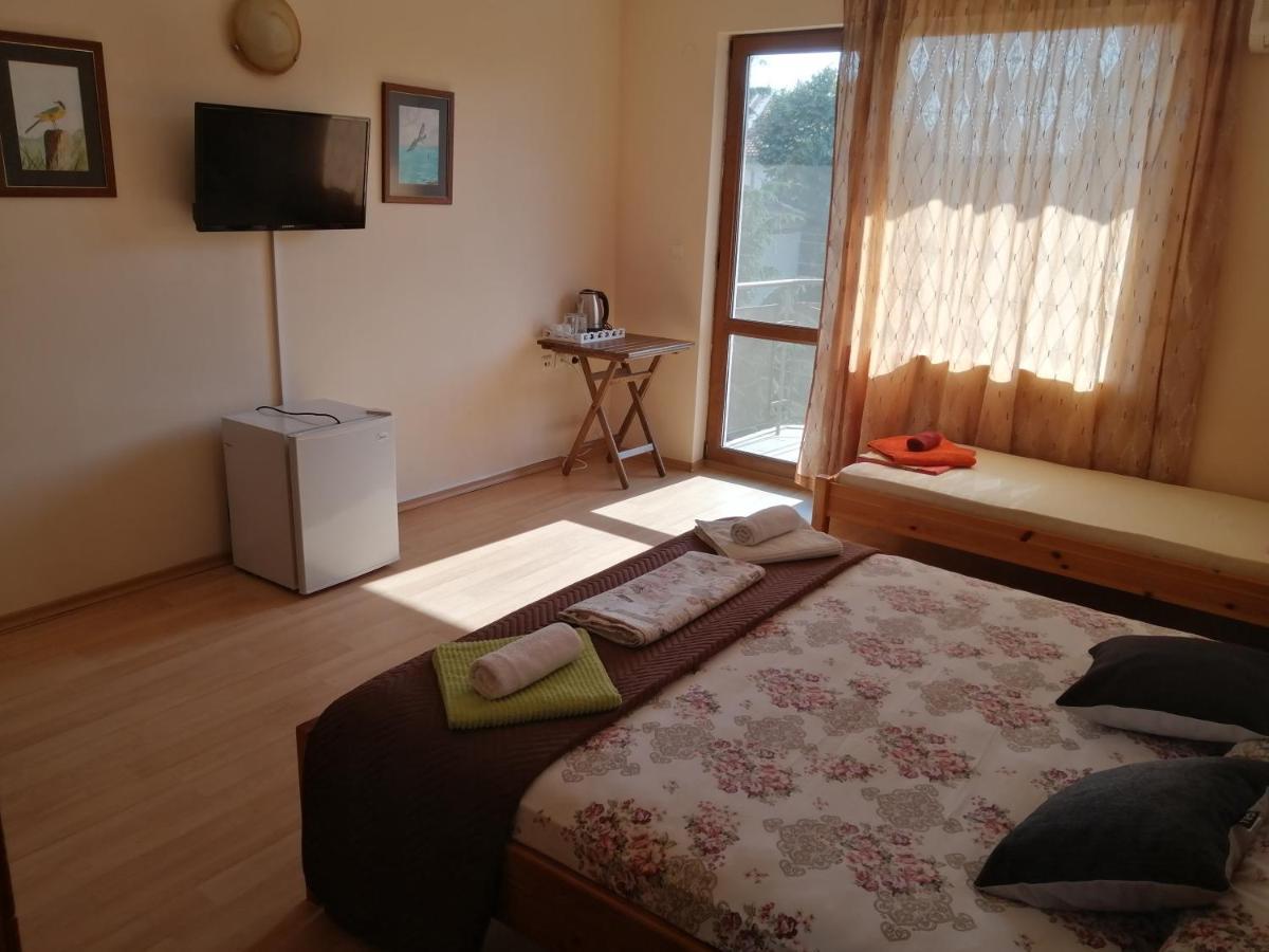 Guest House "Zora - Sarafovo" Burgas Bagian luar foto