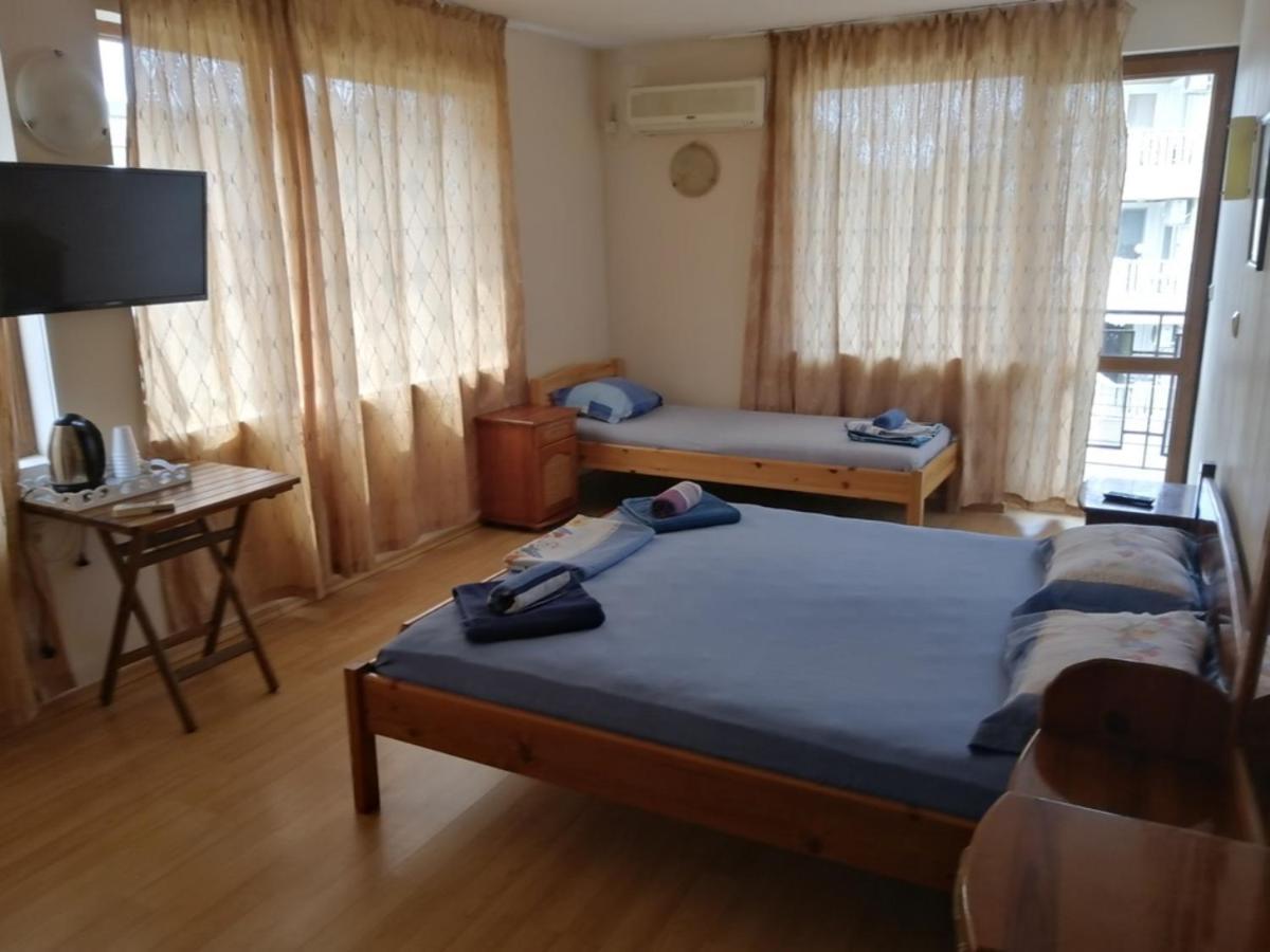 Guest House "Zora - Sarafovo" Burgas Bagian luar foto