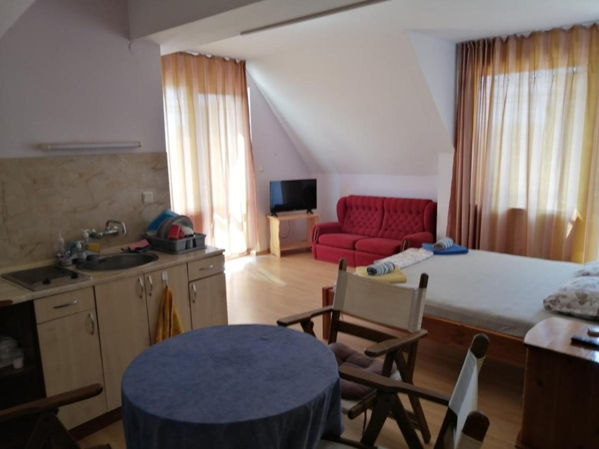 Guest House "Zora - Sarafovo" Burgas Bagian luar foto