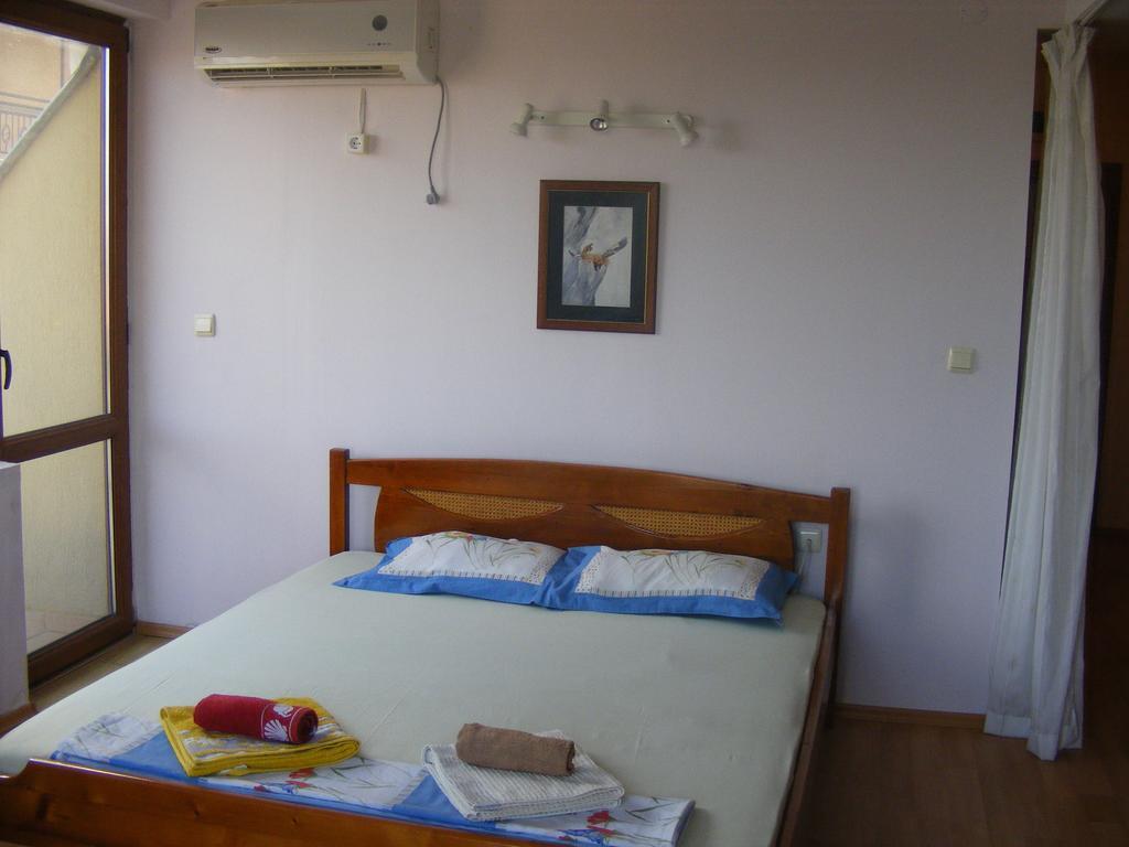 Guest House "Zora - Sarafovo" Burgas Bagian luar foto