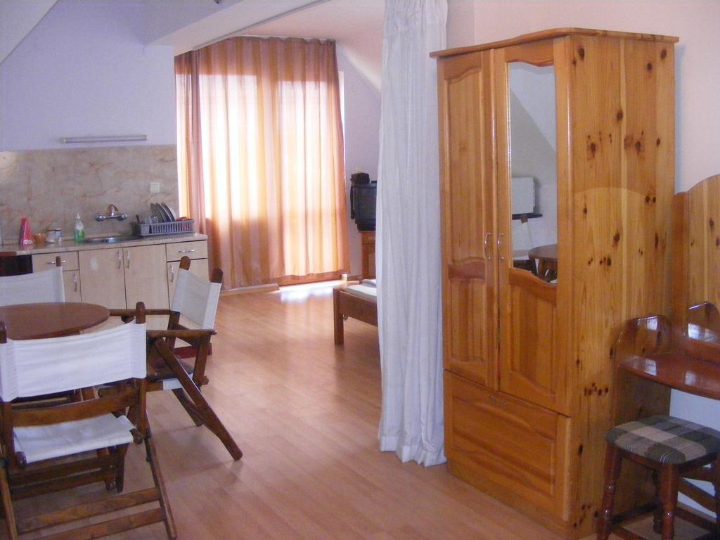 Guest House "Zora - Sarafovo" Burgas Bagian luar foto