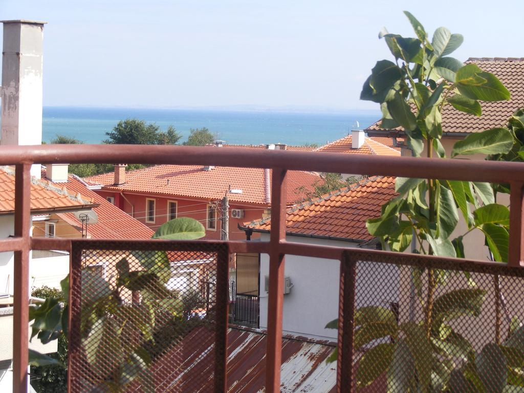 Guest House "Zora - Sarafovo" Burgas Bagian luar foto