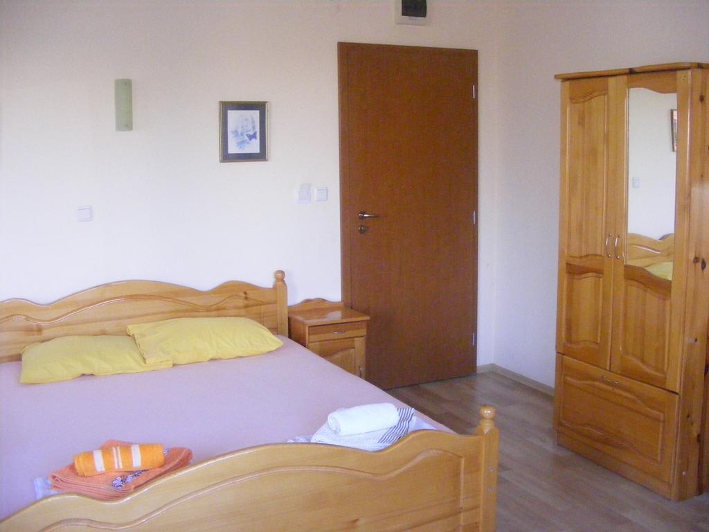 Guest House "Zora - Sarafovo" Burgas Bagian luar foto