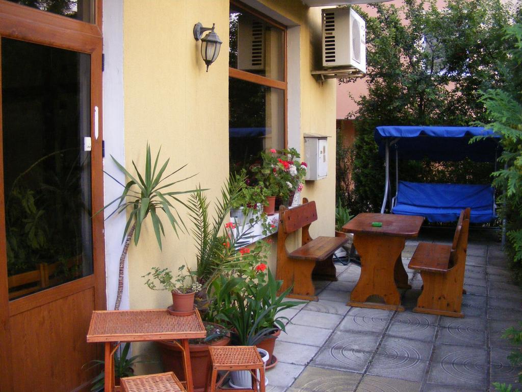 Guest House "Zora - Sarafovo" Burgas Bagian luar foto