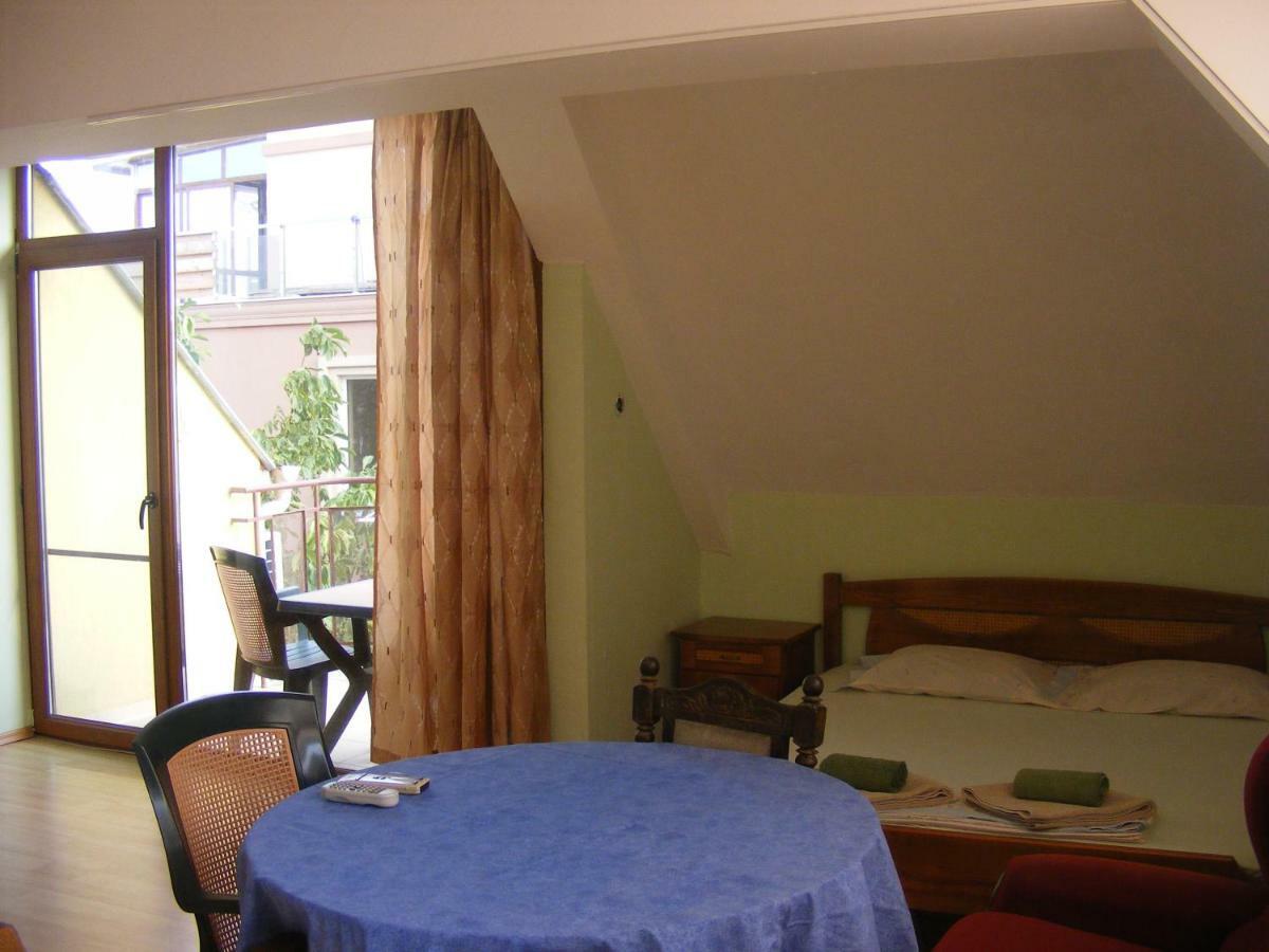 Guest House "Zora - Sarafovo" Burgas Bagian luar foto
